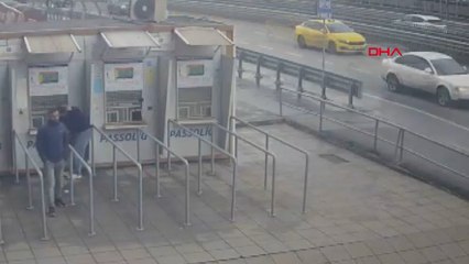 Fenerbahçe-Beşiktaş maçı öncesi karaborsa bilet satışı yapan 4 kişi yakalandı