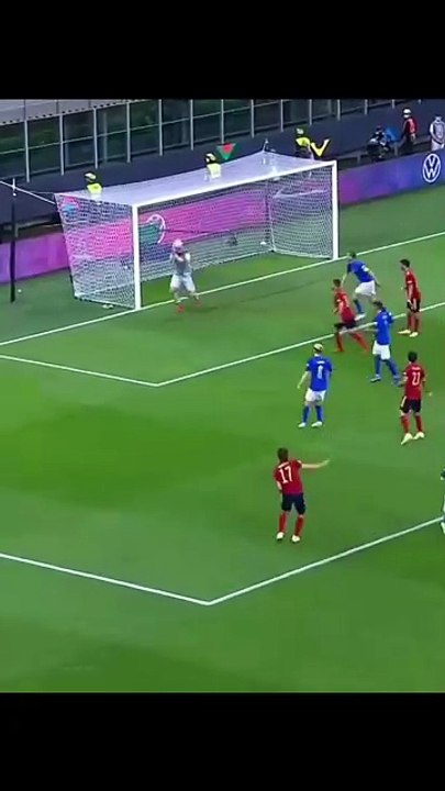 ​🛡️ The Art of Defending: When Tactical Intelligence Silences the World's Best Strikers!