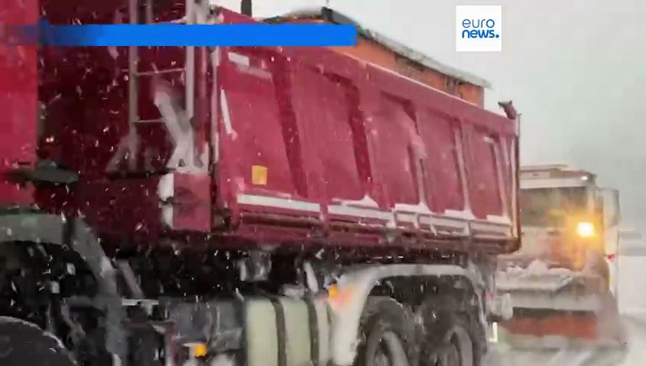 Fortes tempestades de neve atingem Bósnia, Sérvia e Croácia