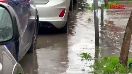 Maltempo, nubifragio a Roma: le strade allagate nella capitale