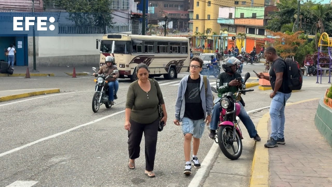 Caracas vuelve a la rutina, dos días después de los bombardeos de EE.UU.