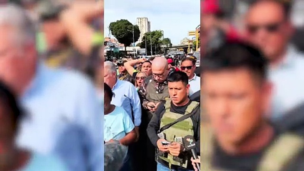 En Caracas, organizaciones políticas y sus integrantes salen a las calles en rechazo a los bombardeos ejecutados por Trump