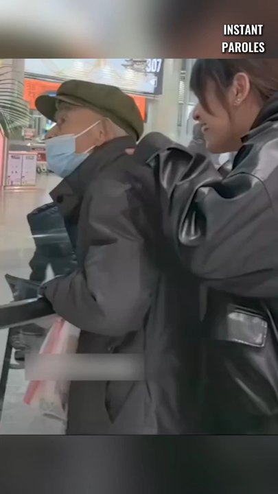La réaction de ce grand-père de 88 ans en revoyant sa petite-fille à l’aéroport
