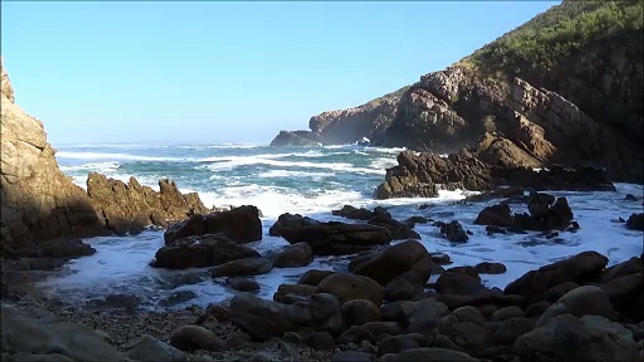 1 hour video of ocean waves breaking on a rocky beach at sunrise - HD 1080P_Clip