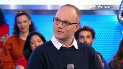 "J'adore les dauphins" : Nagui réagit à ce concours insolite remporté par le candidat