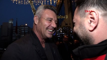 Sadettin Saran, bir polis memuruyla şakalaştı