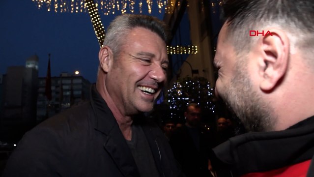 Sadettin Saran, bir polis memuruyla şakalaştı