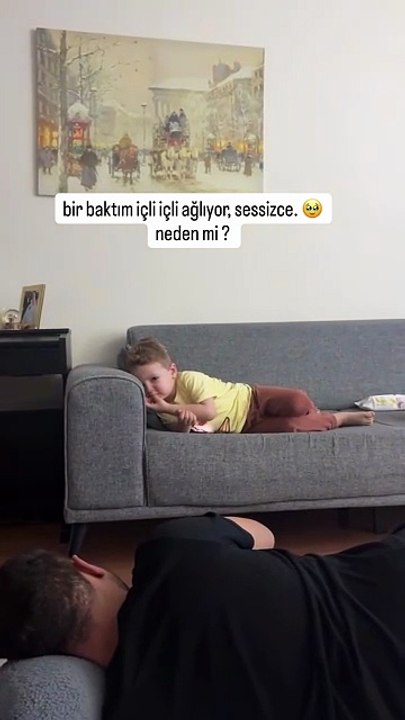 Babasına bir şey olduğunu düşünüp içli içli ağlayan ufaklık 🥲