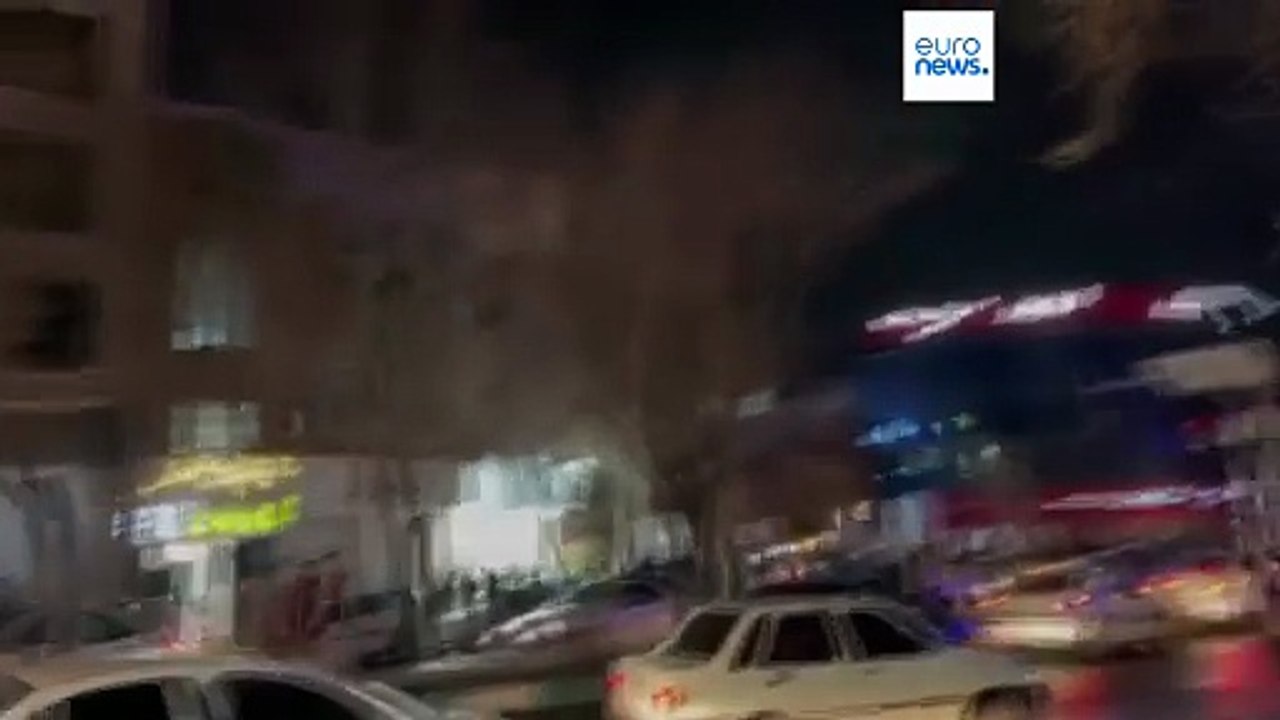 Протесты охватили 27 провинций Ирана из 31