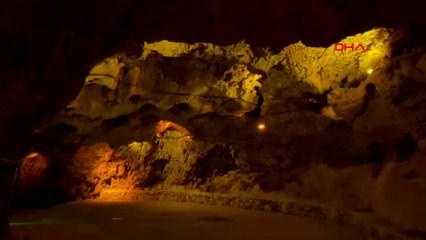 Efsanelere konu olan Karataş Mağarası'nda tekno parti!