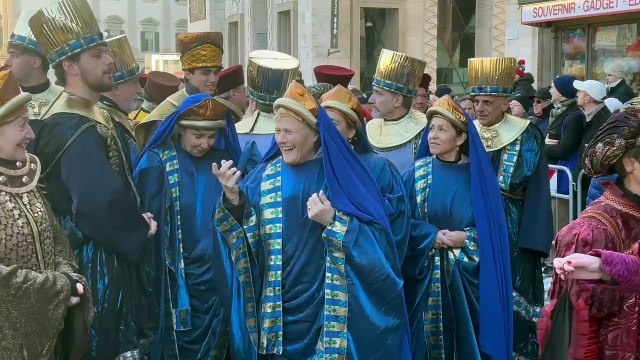Il corteo dei Re Magi sfila per il centro di Milano
