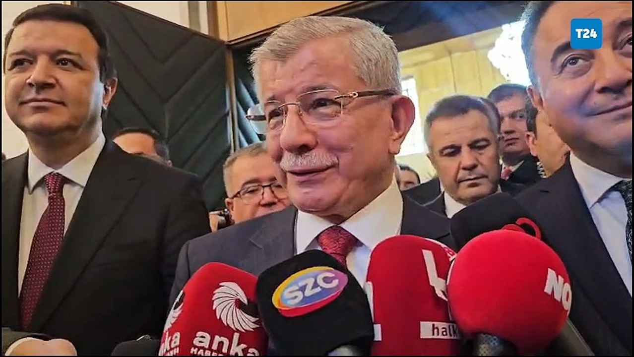 Gelecek Partisi Davutoğlu'na istifalar soruldu