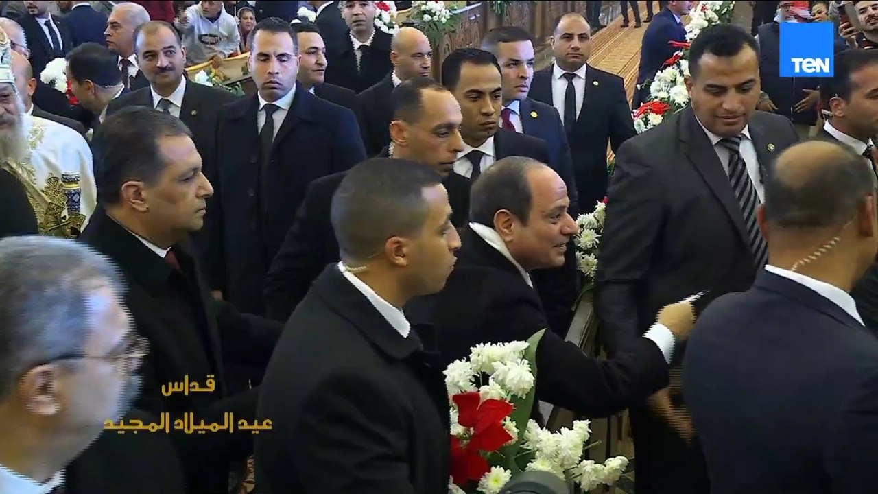 محبة رئيسهم في قلوبهم ظاهرة على وجوهم.. أقباط مصر يستقبلون الرئيس بهتافات بنحبك ياريس