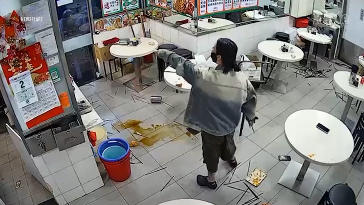 Woman Fights 12 Police Officers with Restaurant Meat Cleaver After Phone Dies While Paying for Bill