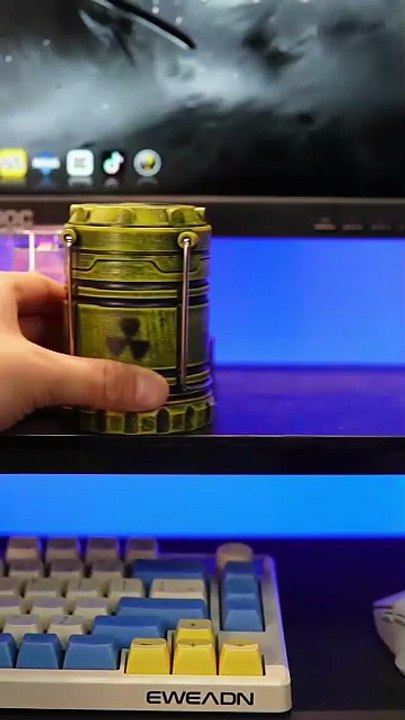 Mini Handheld Nuclear Reactor Lantern – Simulation Illuminator Push Light
