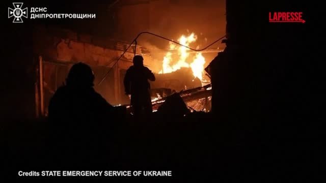 Ucraina, almeno 7 persone sono rimaste ferite in seguito a un attacco notturno a Dnipro