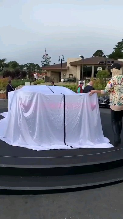 🛑 Bugatti’nin kuruluşunun 110. yılına özel olarak yalnızca 10 adet üretilen, 9 milyon dolar değerindeki Bugatti Centodieci.▪️Cristiano Ronaldo, bu araca sahip 10 kişi arasında yer alıyor.