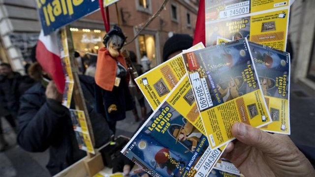 Lotteria Italia, dal biglietto da 5 milioni a quelli da 20 mila euro: ecco serie e numeri dei biglietti vincenti