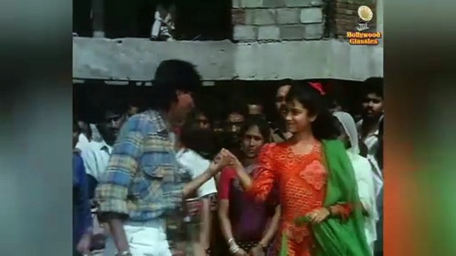 Ladke Ne Ladki Ko Dekha Video Song | Bhagyawan | Juhi Chawla | Anand-Milind | Sadhana Sargam