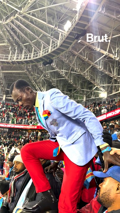 Mohamed Amoura s’excuse après un geste polémique envers la “statue de Lumumba”.