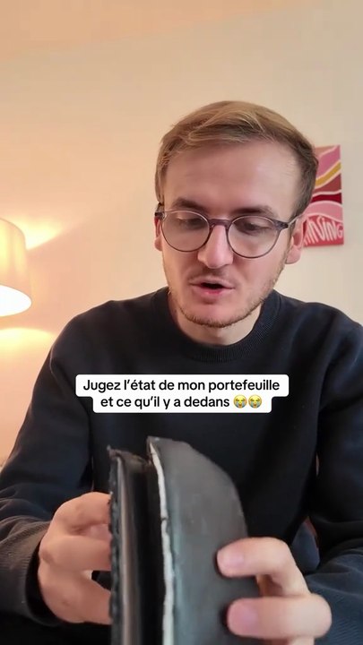 Jugez l'état de mon portefeuille et ce qu'il y a dedans 😭😭