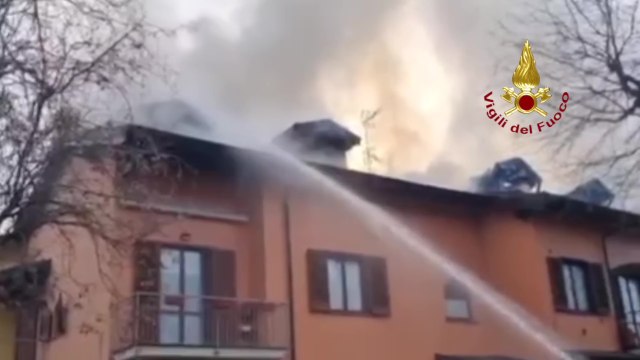Codogno (LO) - Rogo su un tetto, quattro abitazioni coinvolte (07.01.26)