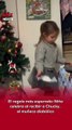 🎁😱 La reacción lo dijo todo. Una niña abrió sus regalos y no pudo contener la emoción al descubrir que era Chucky, el muñeco diabólico, su personaje favorito del cine.