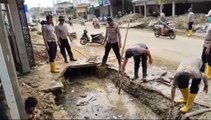 Cegah Banjir Susulan, Polres Aceh Selatan Normalisasi Saluran Air