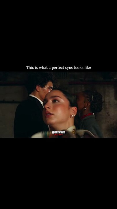 Help why does this fit perfectly 😭  #glamsham #bollywoodbeats #perfectsync #vibey  {glamsham, bollywood beats, perfect sync, vibey}