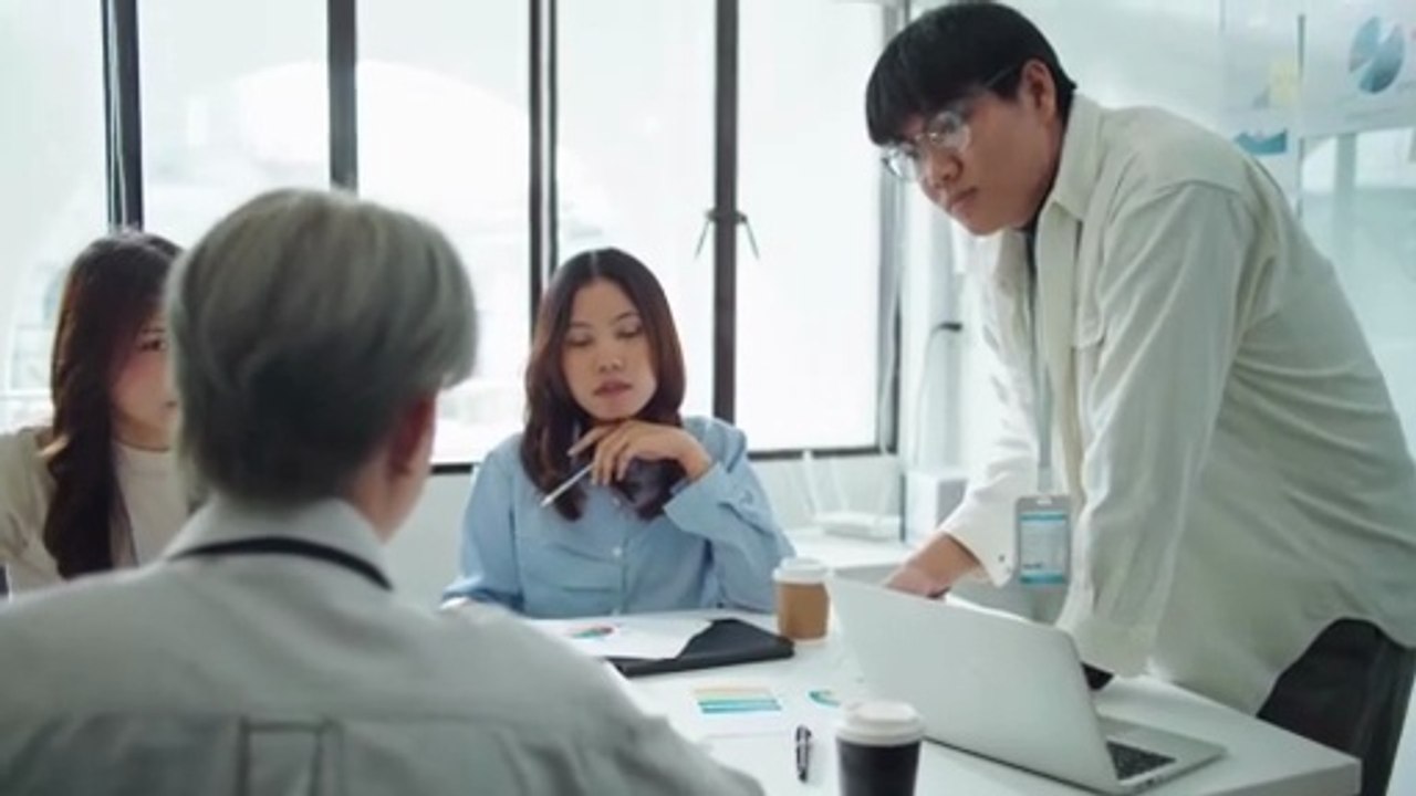 9 Psychological Body Hacks • Log Aapke Baare Mein Kya Sochte Hain? • "Powerful Signals of Your Body"