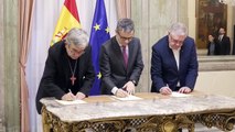 Firma del acuerdo para que la Iglesia asuma el coste de las indemnizaciones a las víctimas de abusos