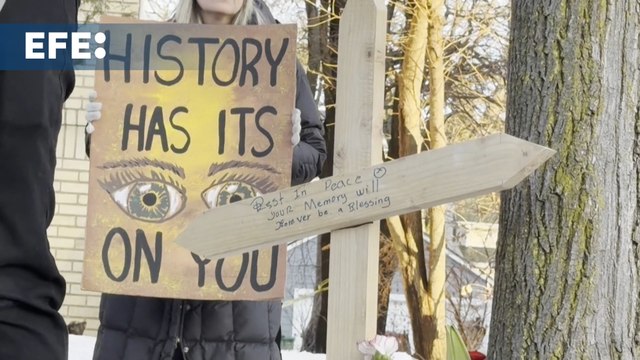 Rinden homenaje a mujer que murió por disparos de agentes migratorios de EE.UU. en Minnesota
