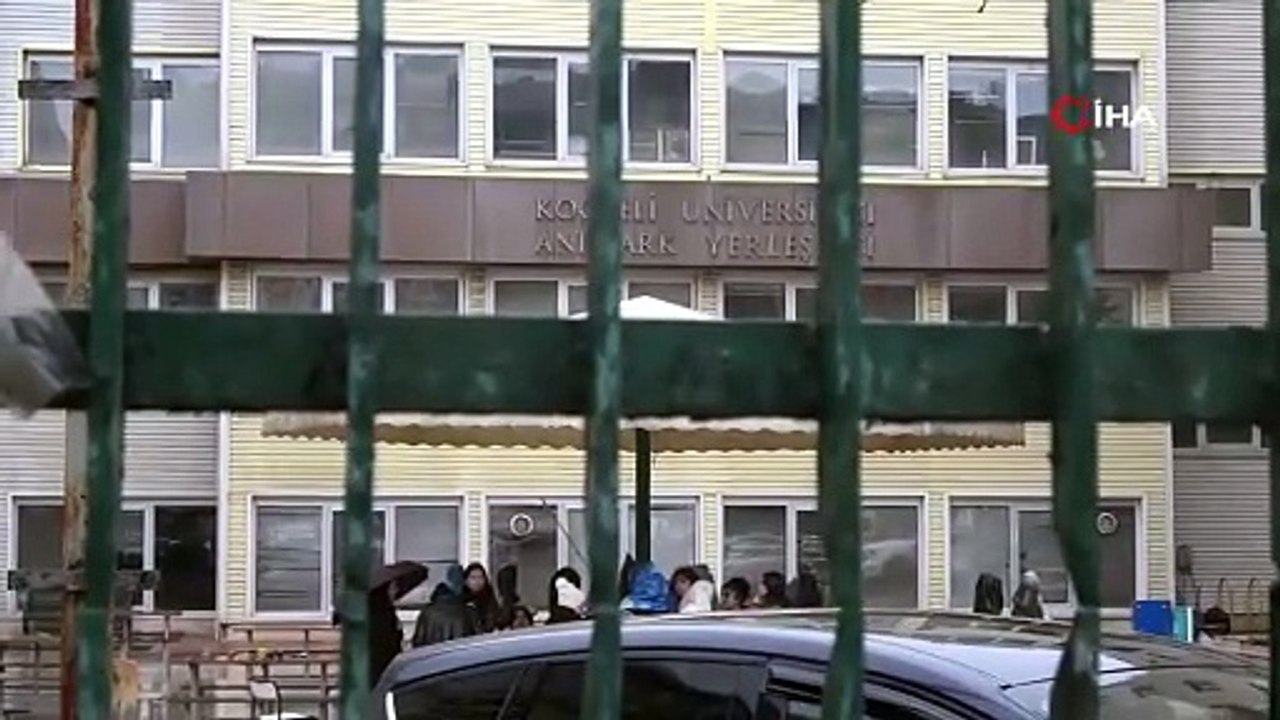 Kocaeli Üniversitesi Güzel Sanatlar Fakültesi, depreme dayanıklı olmadığı için mühürlendi