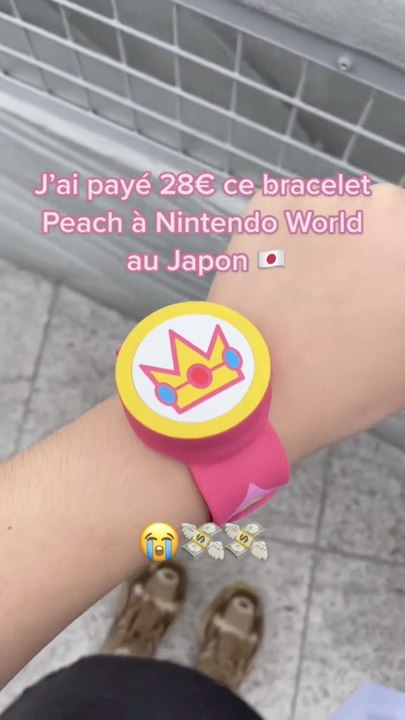 Un bracelet à 28€ à NINTENDOWORLD ?? 🧐