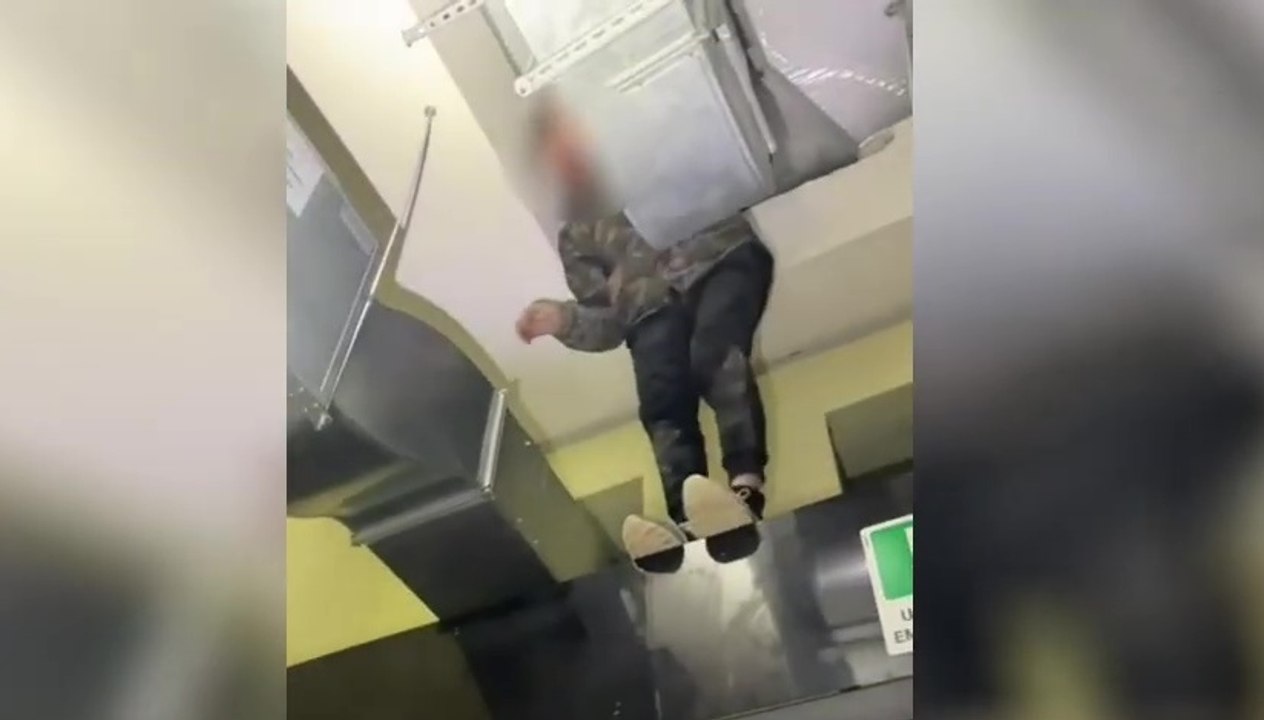 Catania - Evade dai domiciliari e tenta un furto in ristorante: arrestato dopo fuga sui tetti (08.01.26)