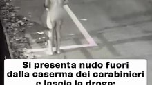 Poggio Rusco (Mantova), si presenta nudo fuori dalla caserma dei carabinieri e lascia la droga: "Me l'ha detto Allah"