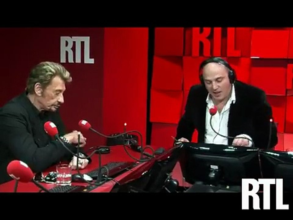 2011 – Johnny Hallyday – 25 mars : Laissez-vous tenter (RTL), présentation de l’album Jamais seul