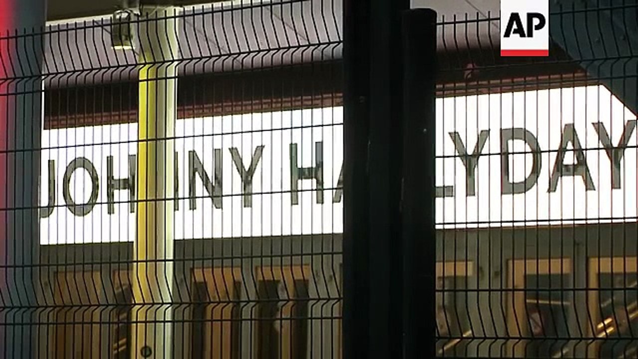 2016 – Johnny Hallyday – 26 mars : AP News, concert à Bruxelles, l’arrivée des fans