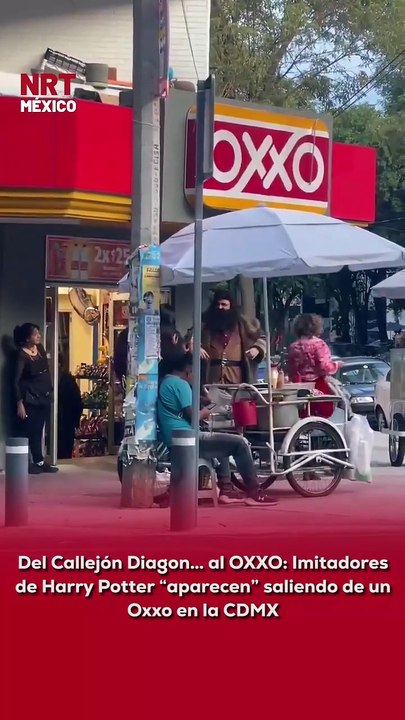 Un grupo de imitadores de todo el elenco de Harry Potter fue captado saliendo de un Oxxo en la CDMX, y el video se volvió viral en cuestión de horas 🧙‍♂️🏪