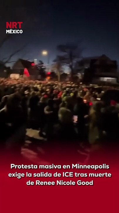 🕯️📢 Miles de personas se congregaron en Minneapolis durante una vigilia en memoria de Renee Nicole Good, donde corearon con fuerza “ICE fuera ahora”.