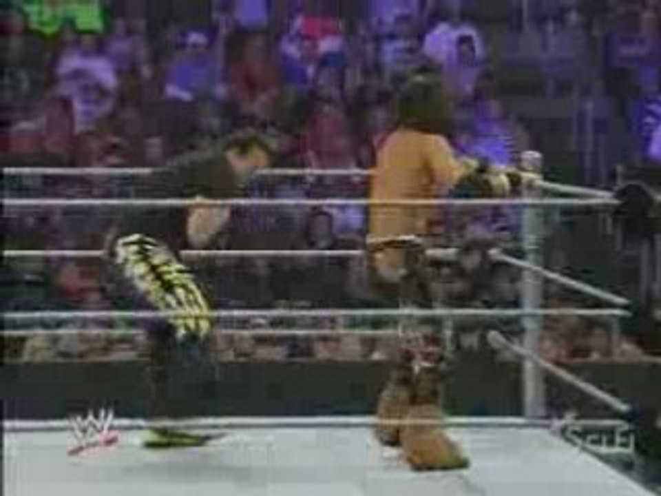 CM Punk & Tommy Dreamer vs Chavo & John Morrison 20/5/06 pt2