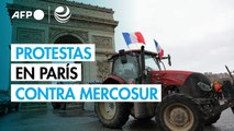 Los agricultores entran con tractores en París para protestar contra el acuerdo UE-Mercosur