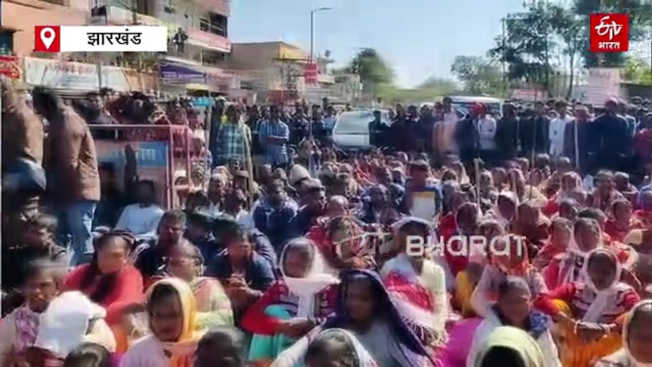 सोमा मुंडा हत्याकांड से उबल उठा खूंटी, आदिवासी समाज का बंद रहा सफल, प्रशासन को सौंपा मांग पत्र