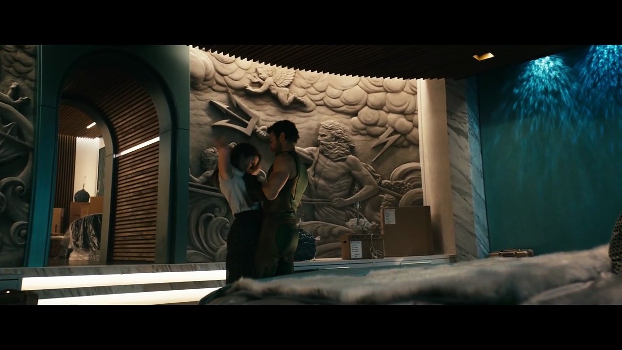 The Boys 3x03 _ Kissing Scene — The Deep and Cassandra (Chace Crawford and Katy Breier)