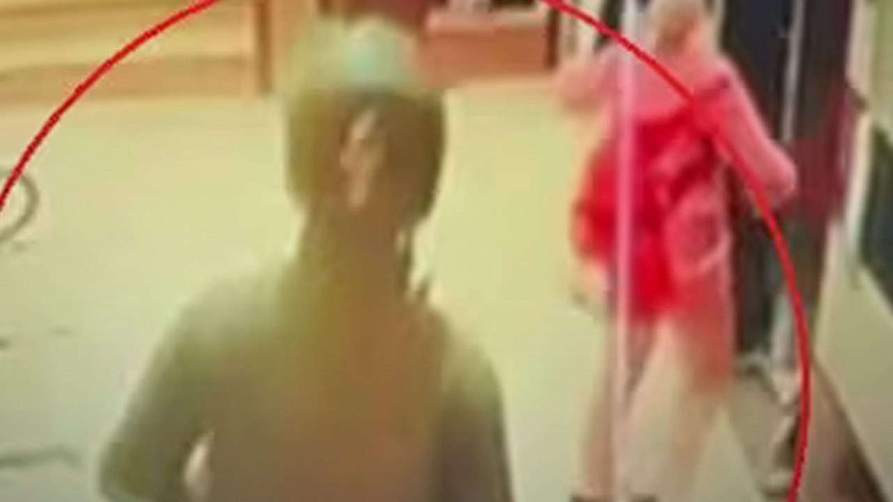 लिफ्ट में बुजुर्ग महिला से चेन स्नैचिंग की कोशिश