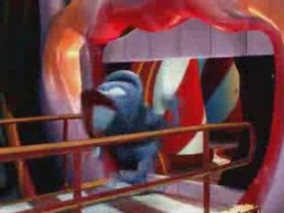 Crazy-frog-hall-of-mirrors