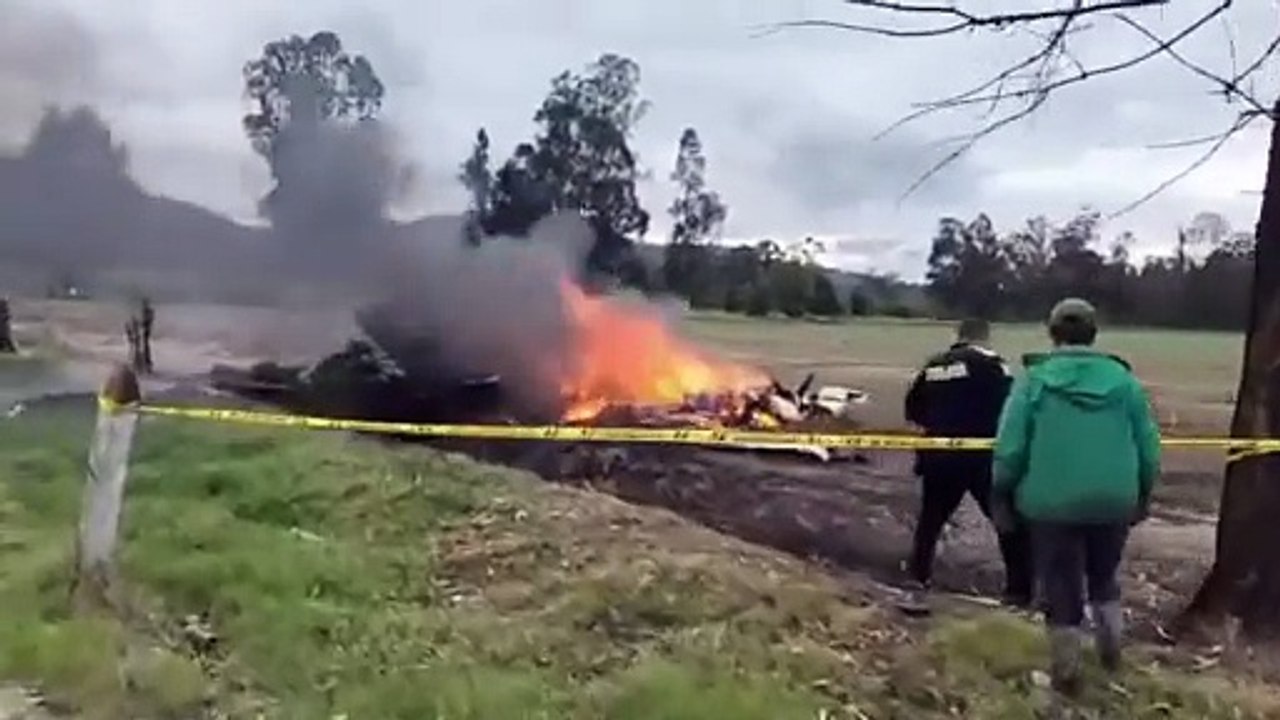 Grande star en Colombie, le jeune chanteur Yeison Jiménez, 34 ans, est décédé ce week-end dans un accident d’avion, comme il l'avait évoqué à plusieurs reprises dans des rêves prémonitoires...