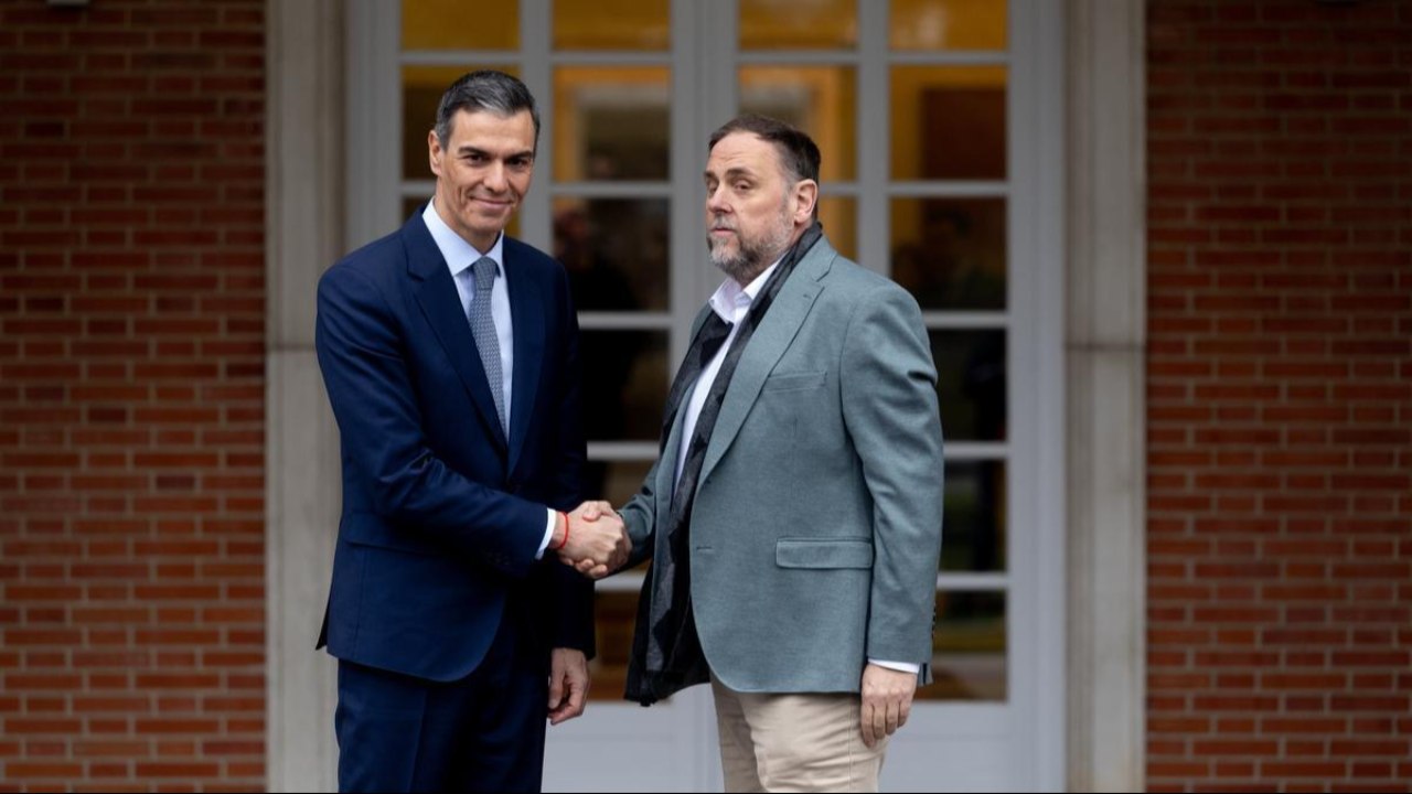 La hemeroteca vuelve a zamparse a Sánchez tras su foto de Estado con el golpista Oriol Junqueras