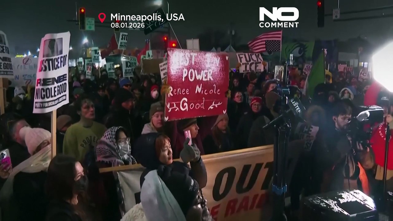 Centinaia protestano a Minneapolis per la sparatoria mortale da parte di un agente ICE