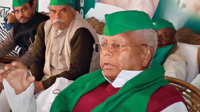 Land For Job केस में Lalu परिवार को झटका